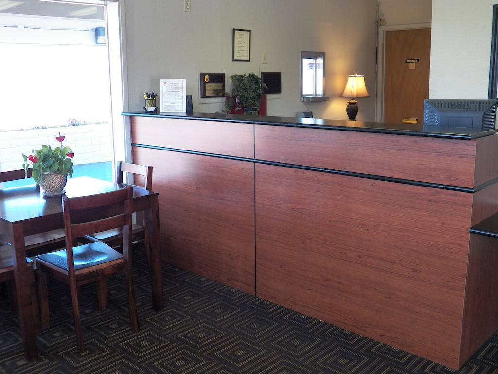 Super 8 By Wyndham Fort Bragg Eksteriør bilde