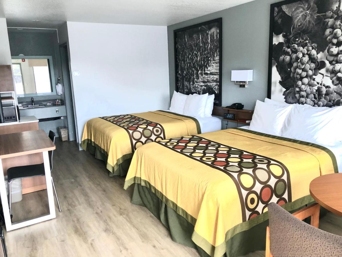 Super 8 By Wyndham Fort Bragg Eksteriør bilde
