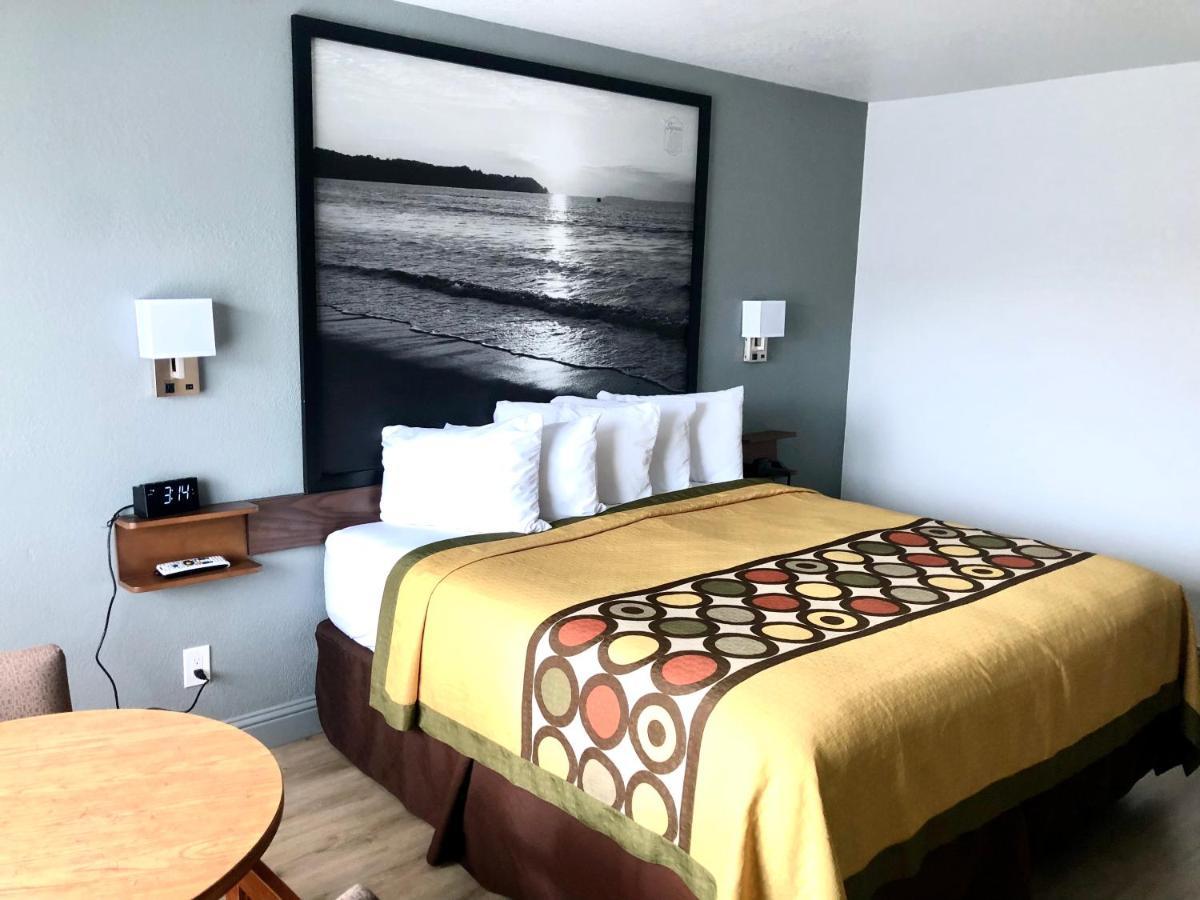 Super 8 By Wyndham Fort Bragg Eksteriør bilde