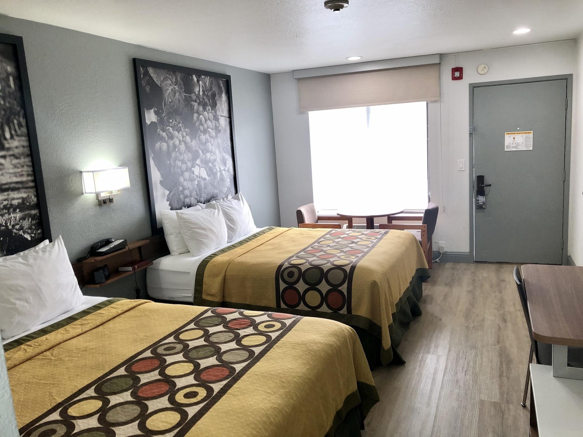 Super 8 By Wyndham Fort Bragg Eksteriør bilde