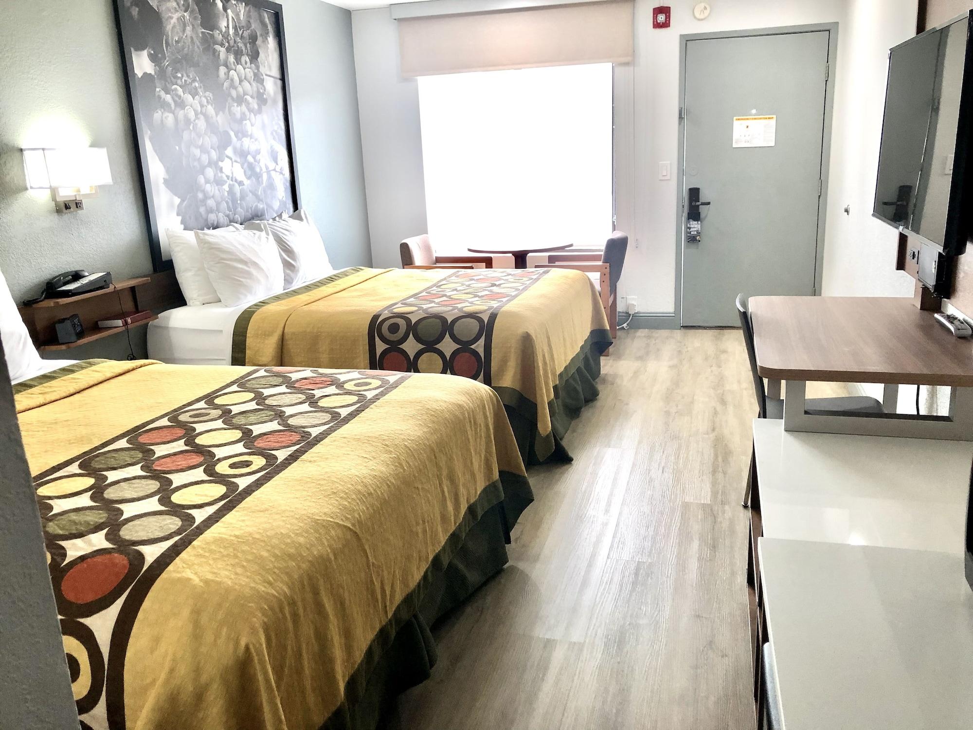 Super 8 By Wyndham Fort Bragg Eksteriør bilde