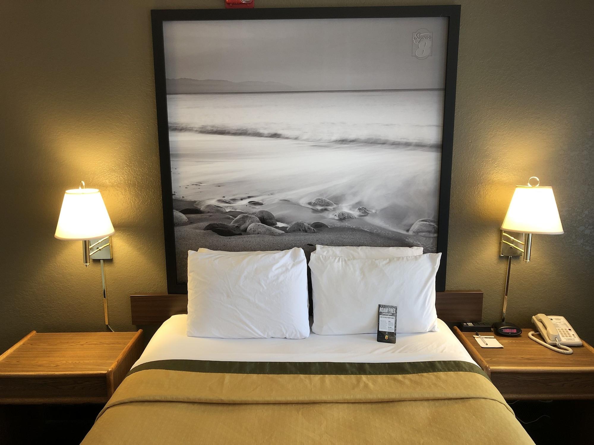 Super 8 By Wyndham Fort Bragg Eksteriør bilde