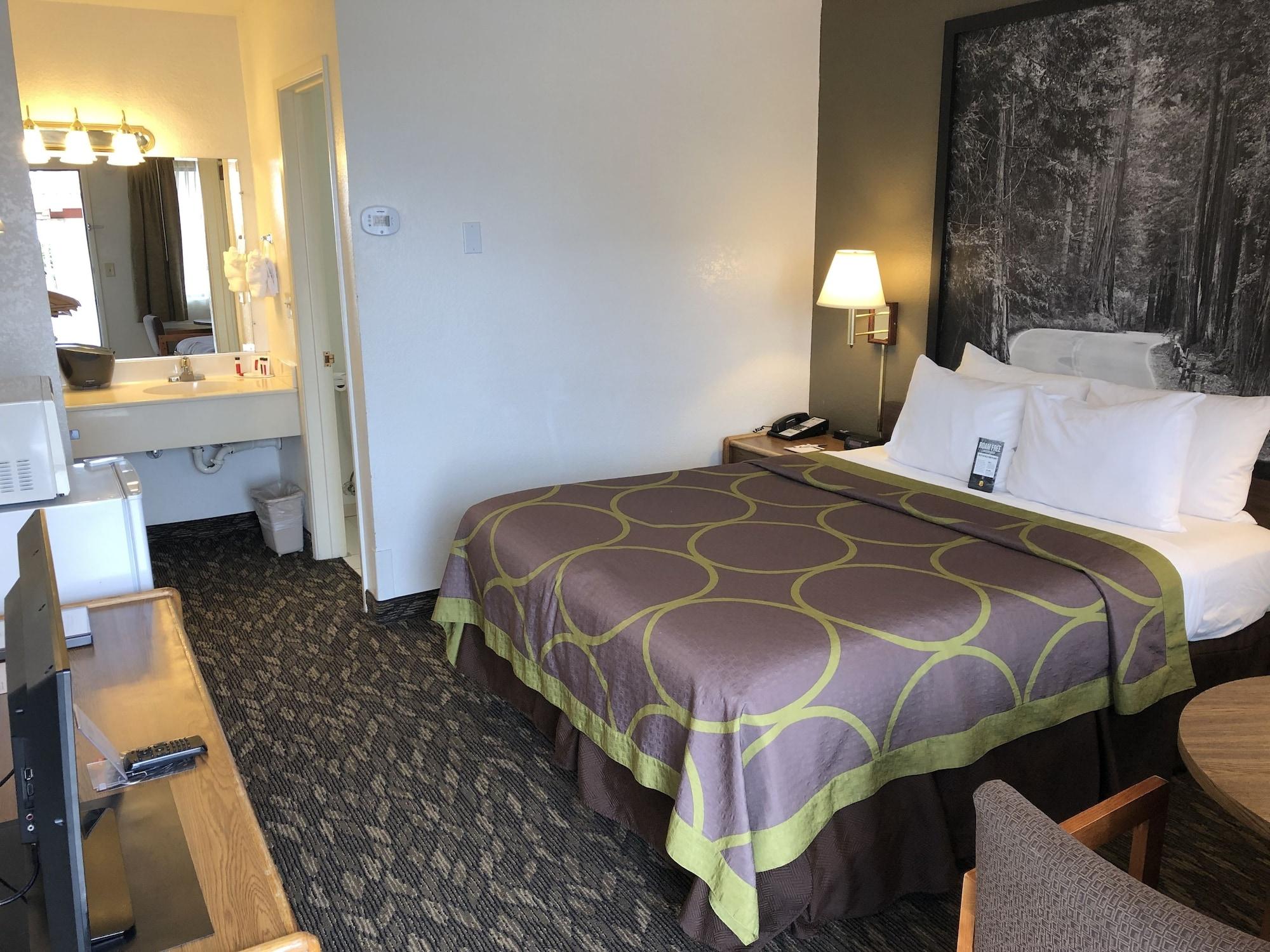 Super 8 By Wyndham Fort Bragg Eksteriør bilde