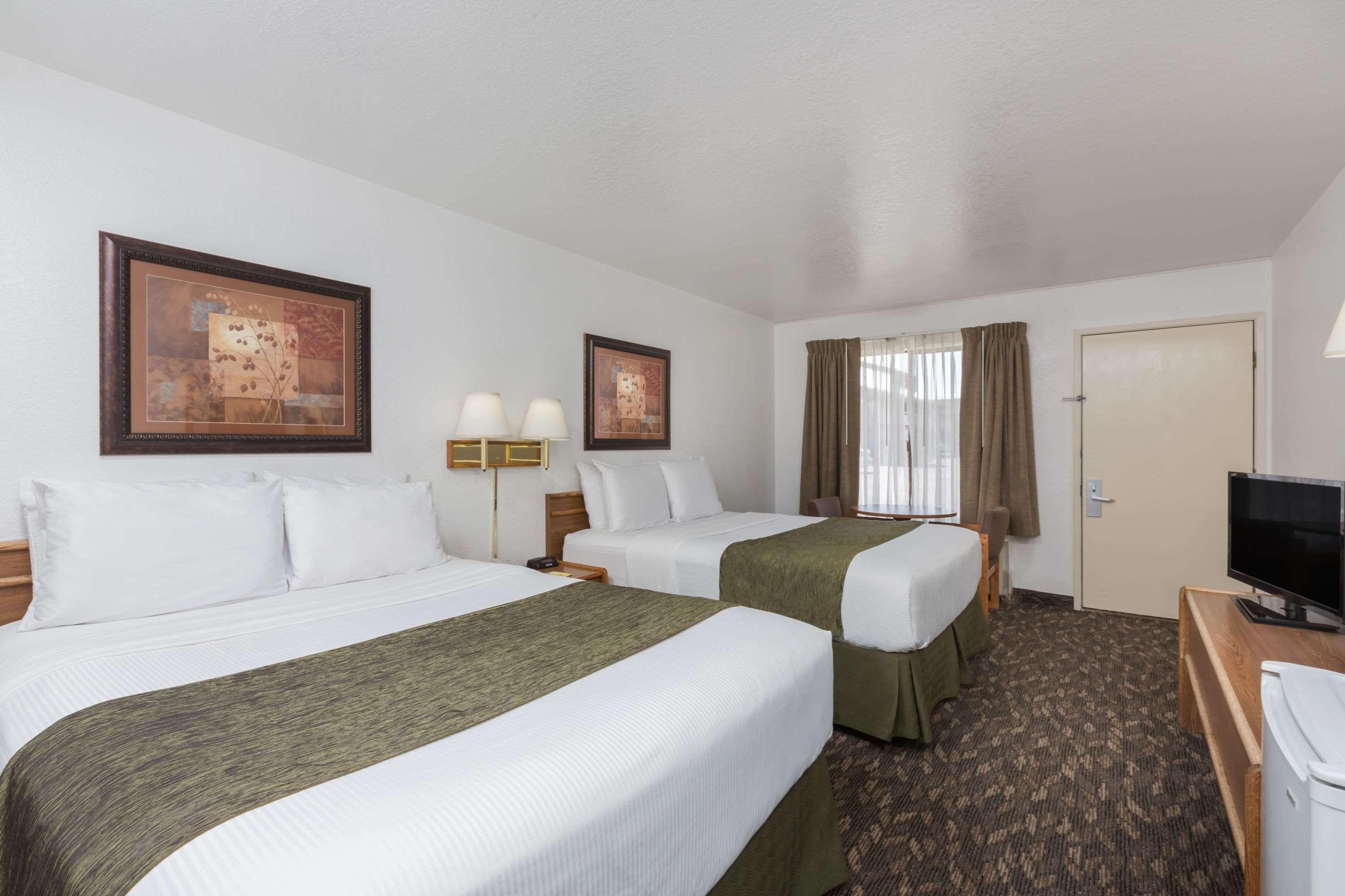 Super 8 By Wyndham Fort Bragg Eksteriør bilde