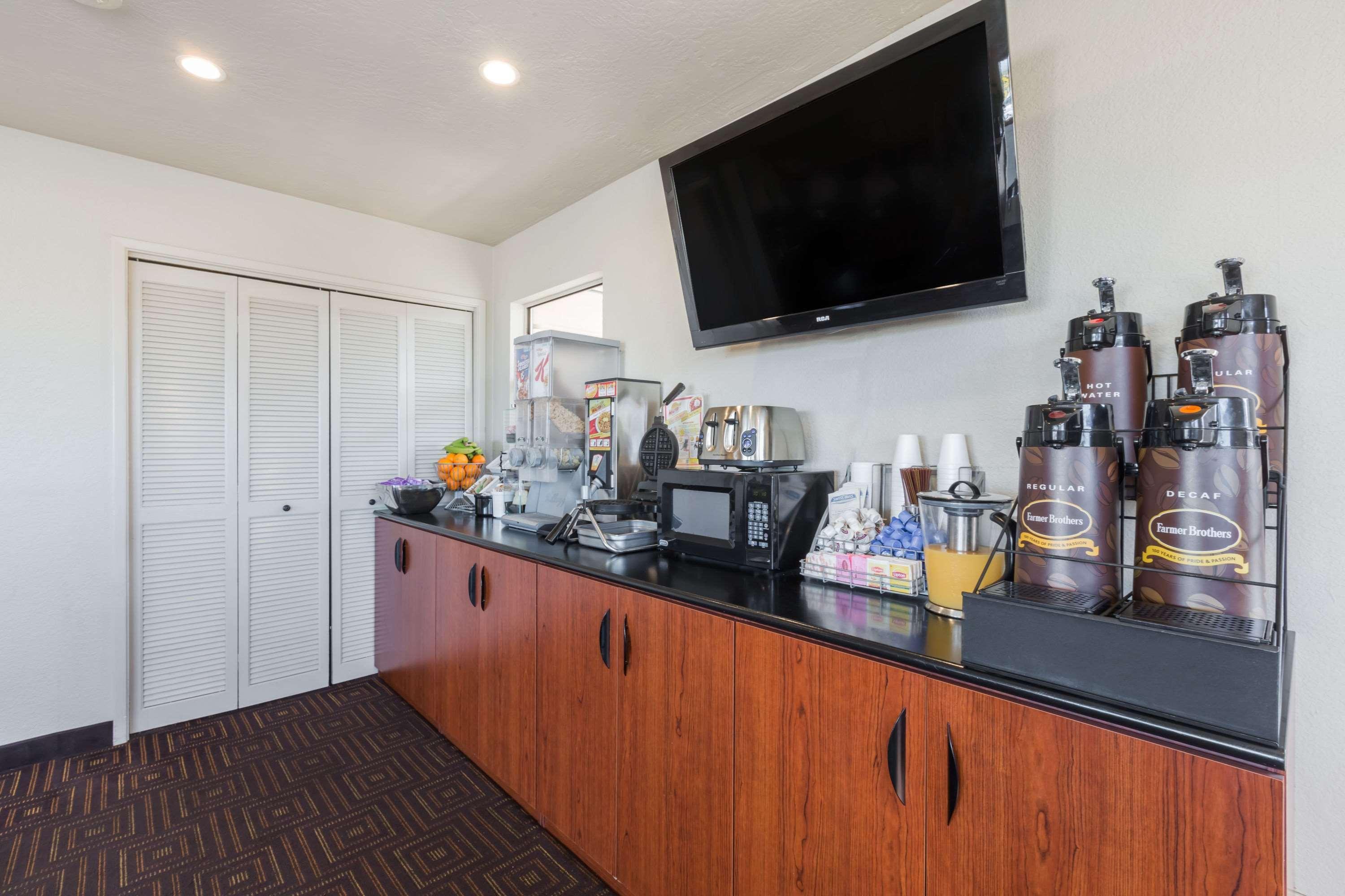 Super 8 By Wyndham Fort Bragg Eksteriør bilde