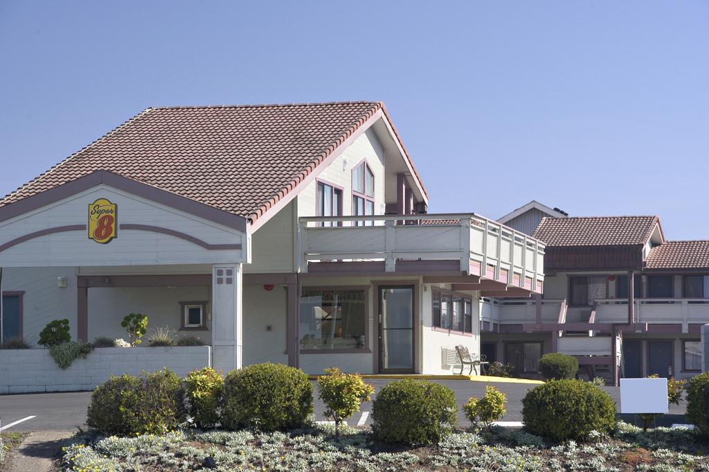 Super 8 By Wyndham Fort Bragg Eksteriør bilde