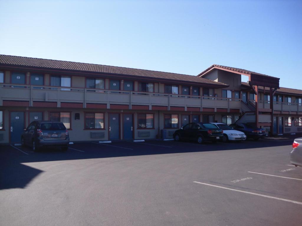 Super 8 By Wyndham Fort Bragg Eksteriør bilde